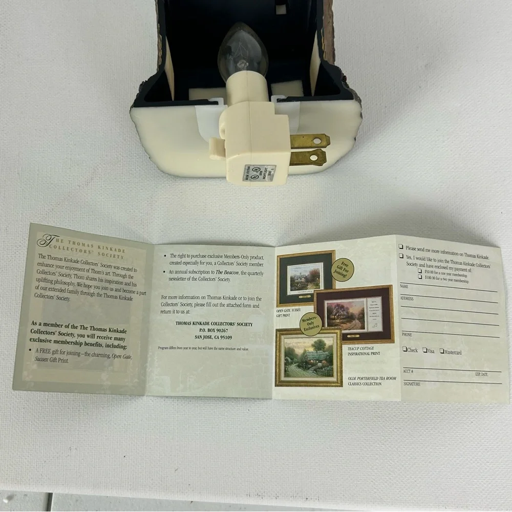 NIB -Thomas Kinkade 'Painter Of Light Candlelight Cottage' Sculpted Night Light